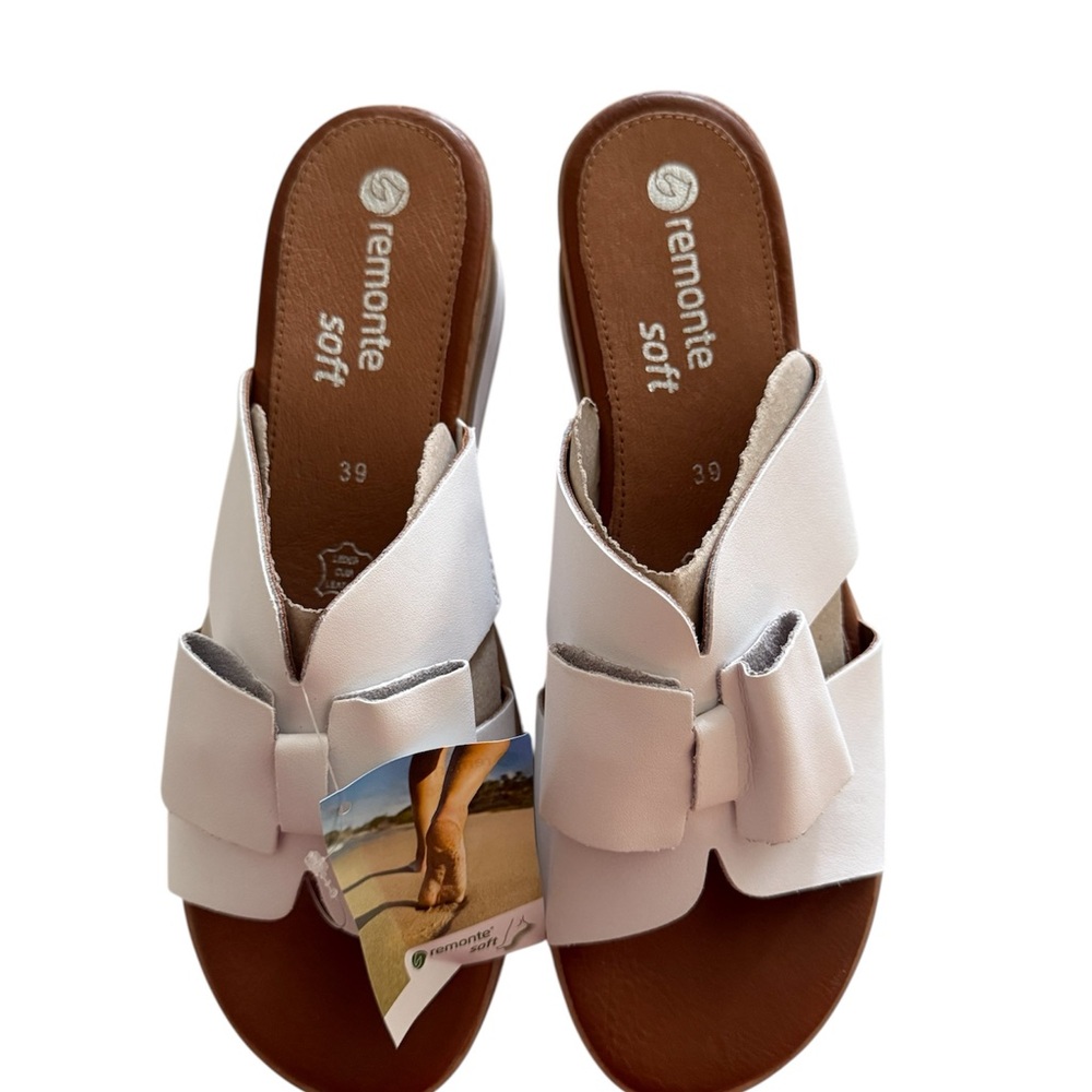 Remonte White and Brown Sandals with Thong Design